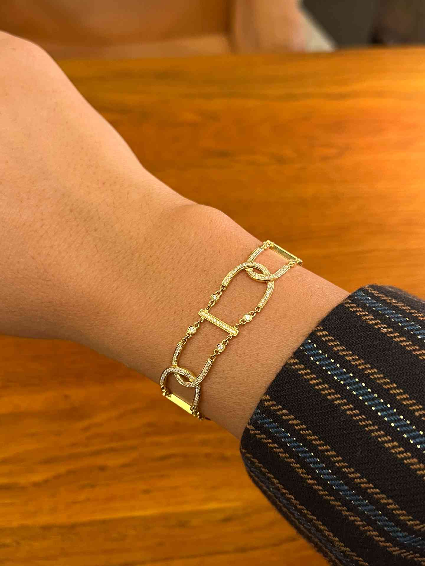 BIZANGORRI, pulsera de oro y diamantes