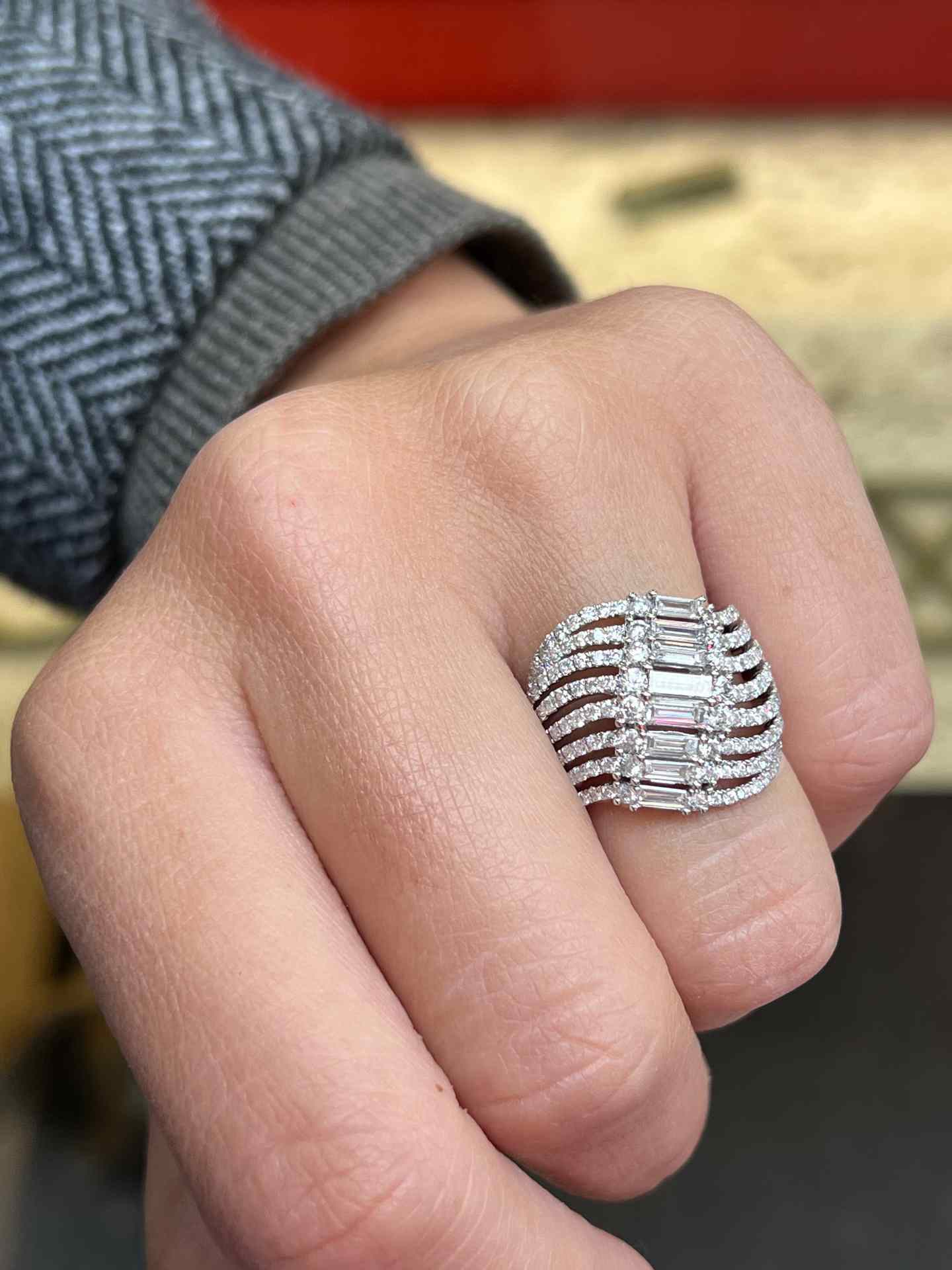 ANCORA, anillo de oro blanco y diamantes