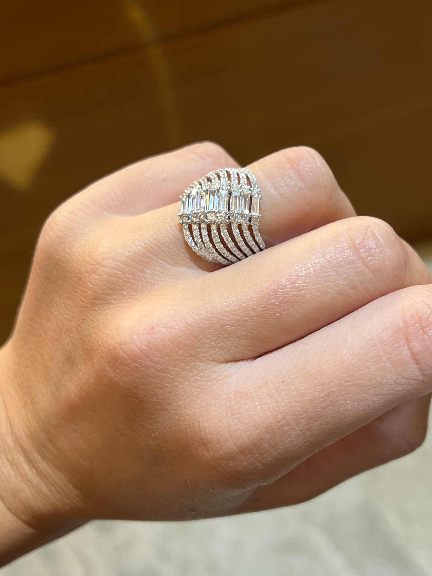 ANCORA, anillo de oro blanco y diamantes