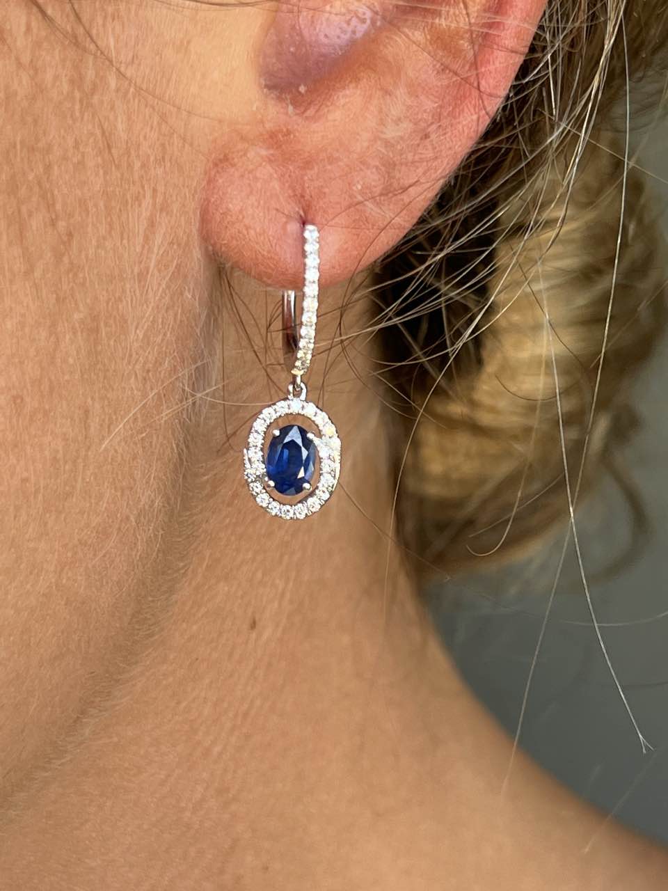 BRIEF, detachable earrings with diamonds and sapphires