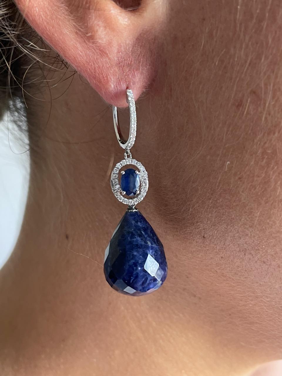 BRIEF, detachable earrings with diamonds and sapphires