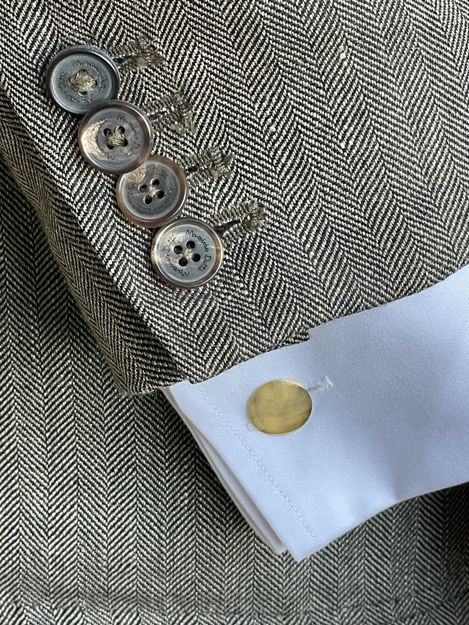 BRAGANZA cufflinks in plain 18k yellow gold
