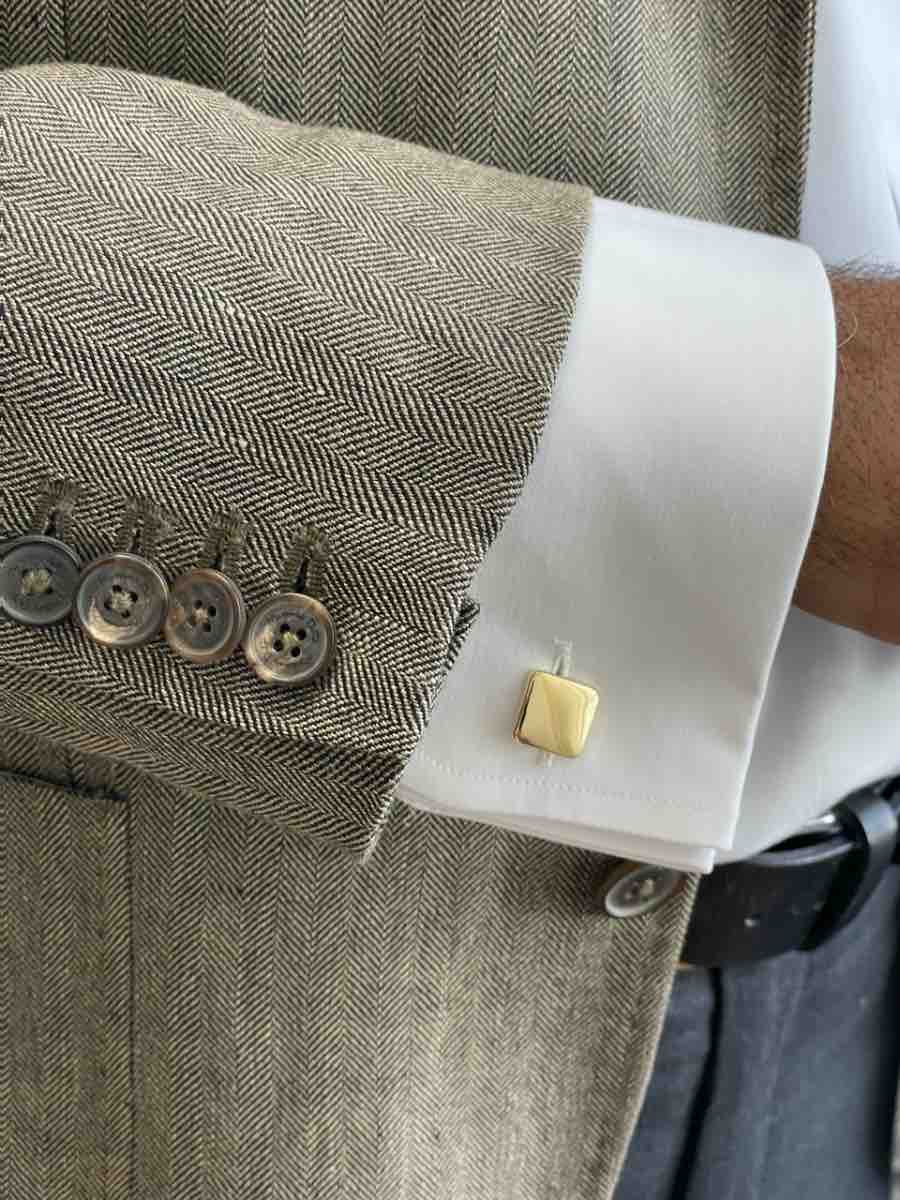 BEIRA square-shaped cufflinks in 18-karat yellow gold