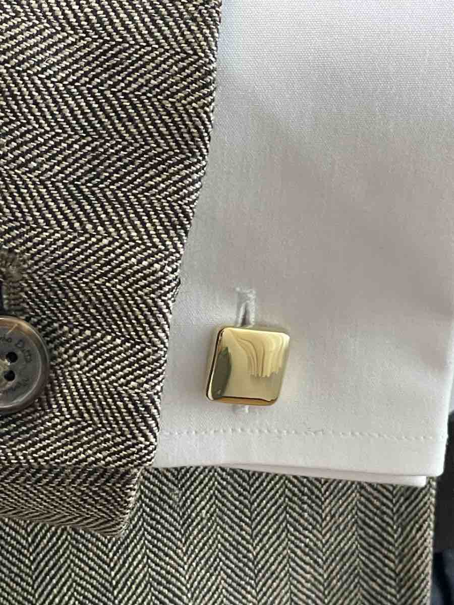 BEIRA square-shaped cufflinks in 18-karat yellow gold