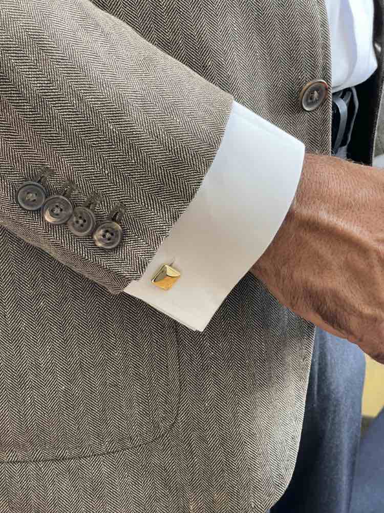 BEIRA square-shaped cufflinks in 18-karat yellow gold