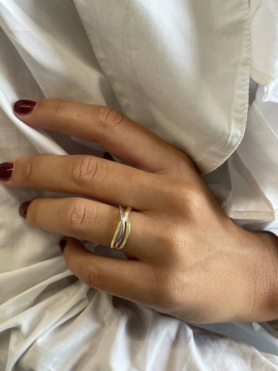 PRESA ring, crossed wedding bands in 18k yellow and white gold