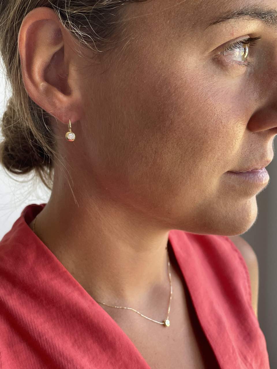 CHAVES earrings with cubic zirconia in 18k yellow gold settings