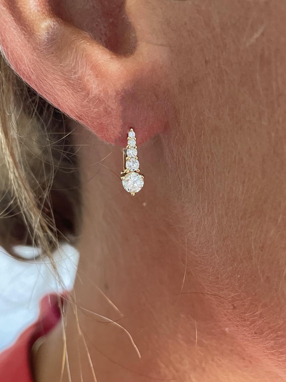 LAGOS pendant with cubic zirconia in 18k yellow gold with Catalan clasp