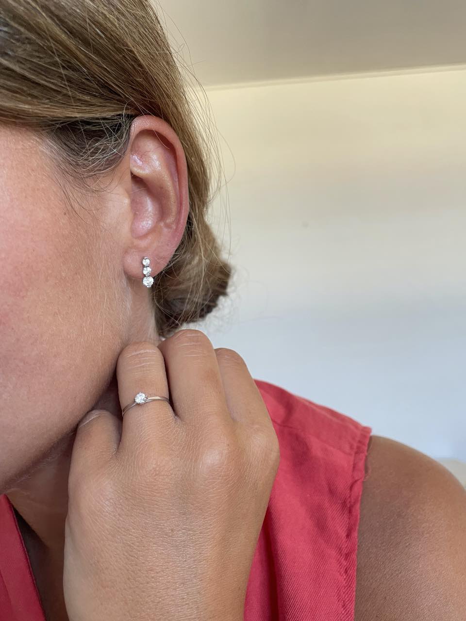 VARZIM pendant with cubic zirconia in 18-karat white gold