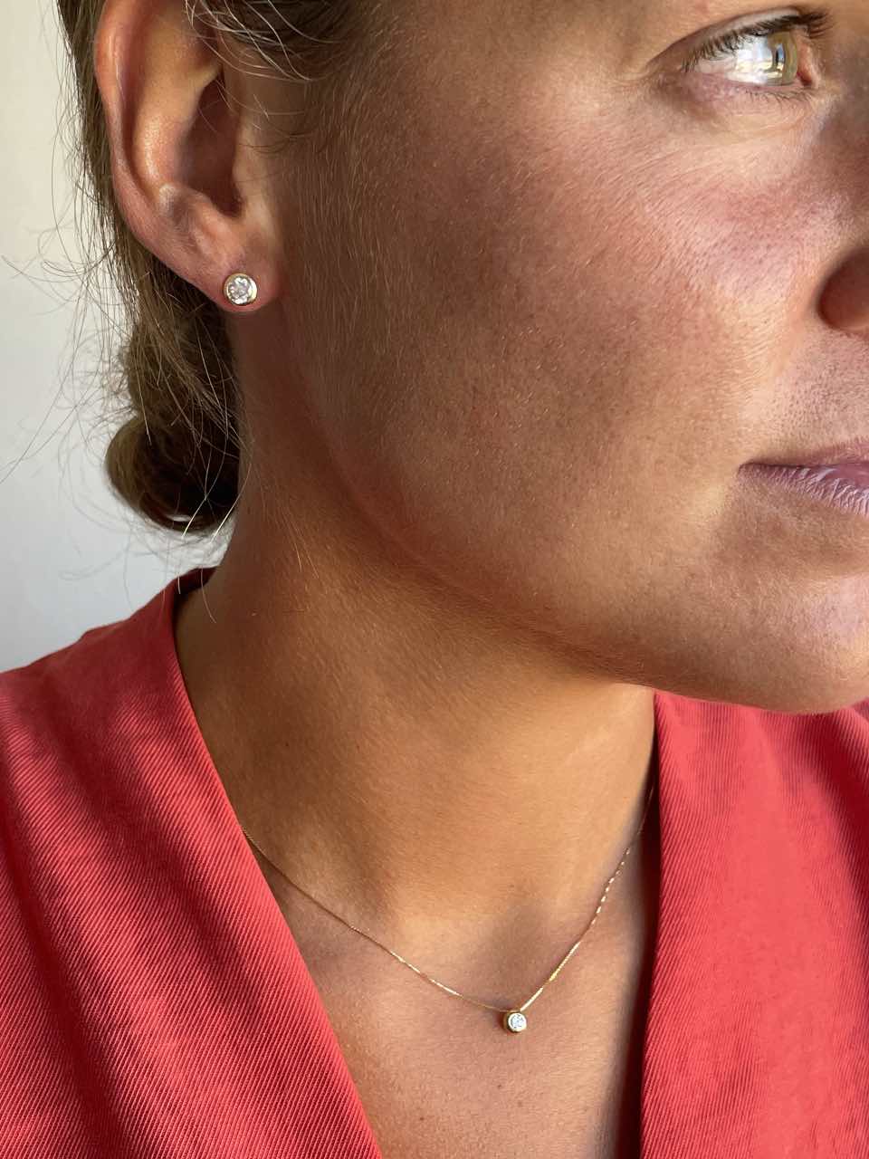 Pendientes NAZARE dormilones en oro de 18 kilates de circonita en boquilla