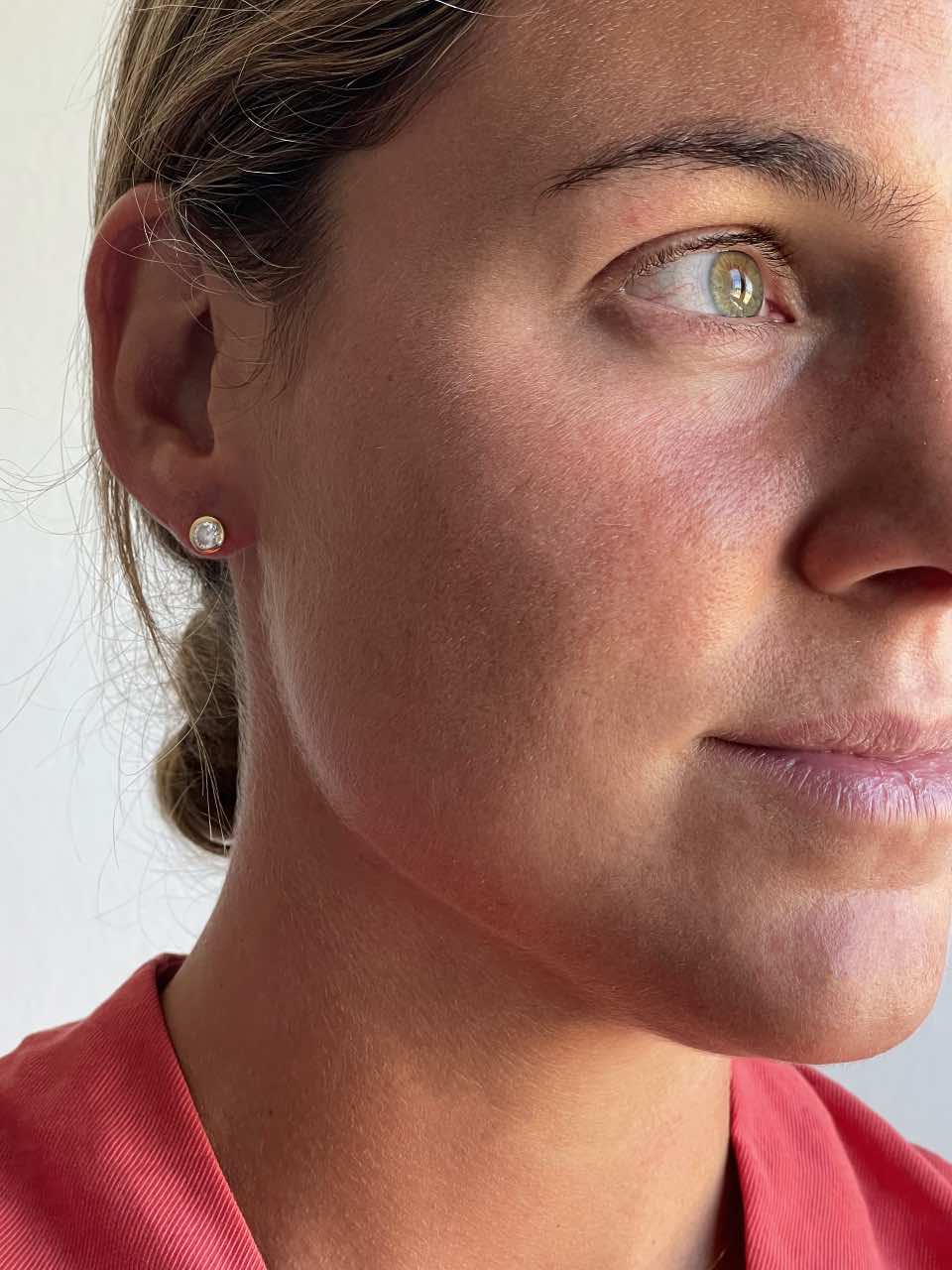 Pendientes NAZARE dormilones en oro de 18 kilates de circonita en boquilla