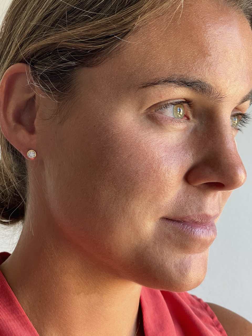 Pendientes NAZARE dormilones en oro de 18 kilates de circonita en boquilla