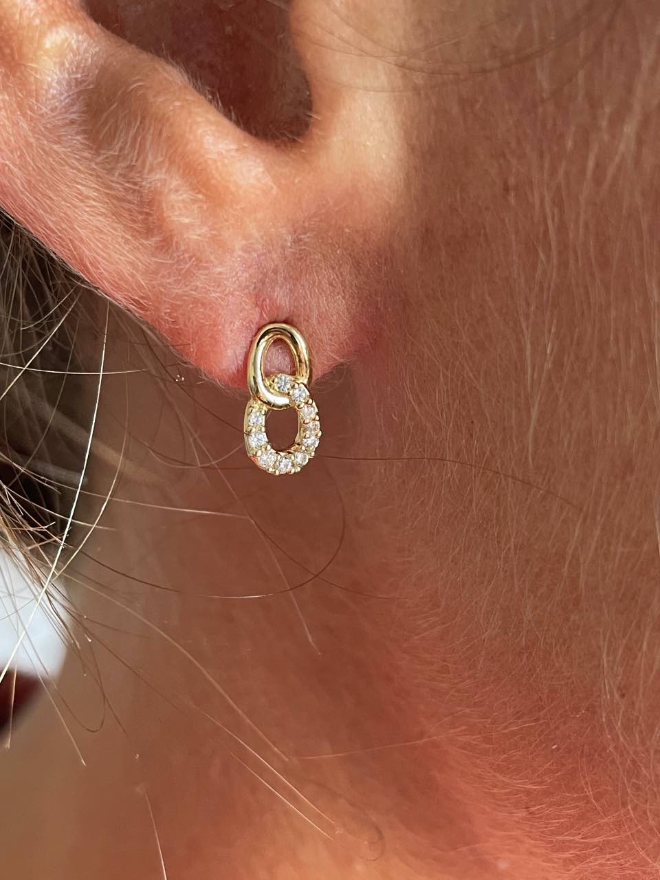 COCO earring in 18-karat yellow gold and cubic zirconia
