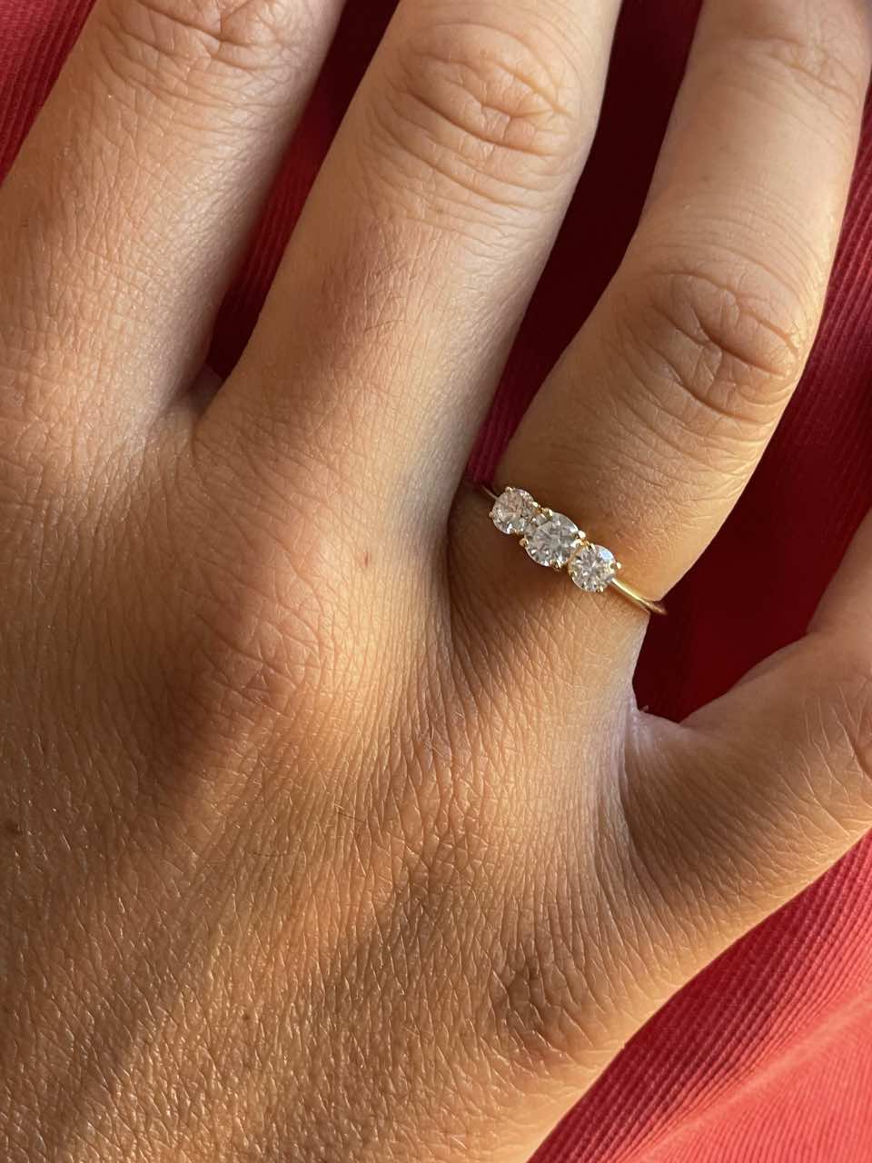 Anillo TANCOS tresillo de circonitas en oro blanco o amarillo de 18 ktes