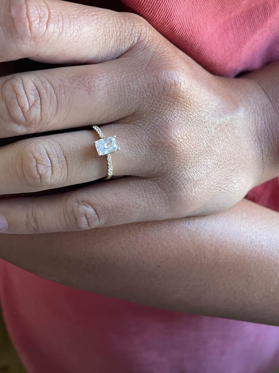 Anillo MONSANTO oro amarillo 18 ktes centro circonita