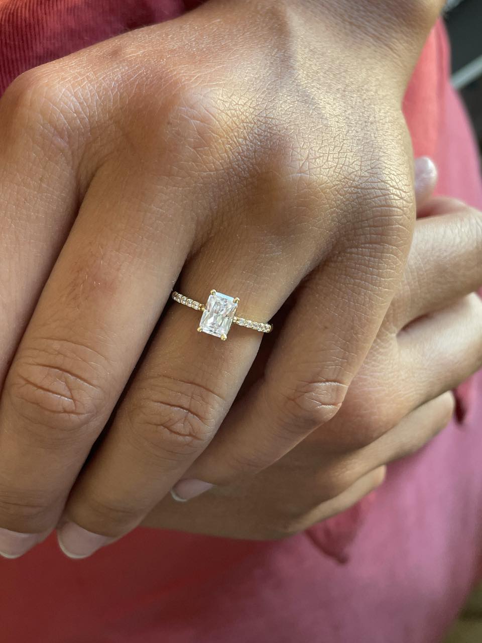 Anillo MONSANTO oro amarillo 18 ktes centro circonita