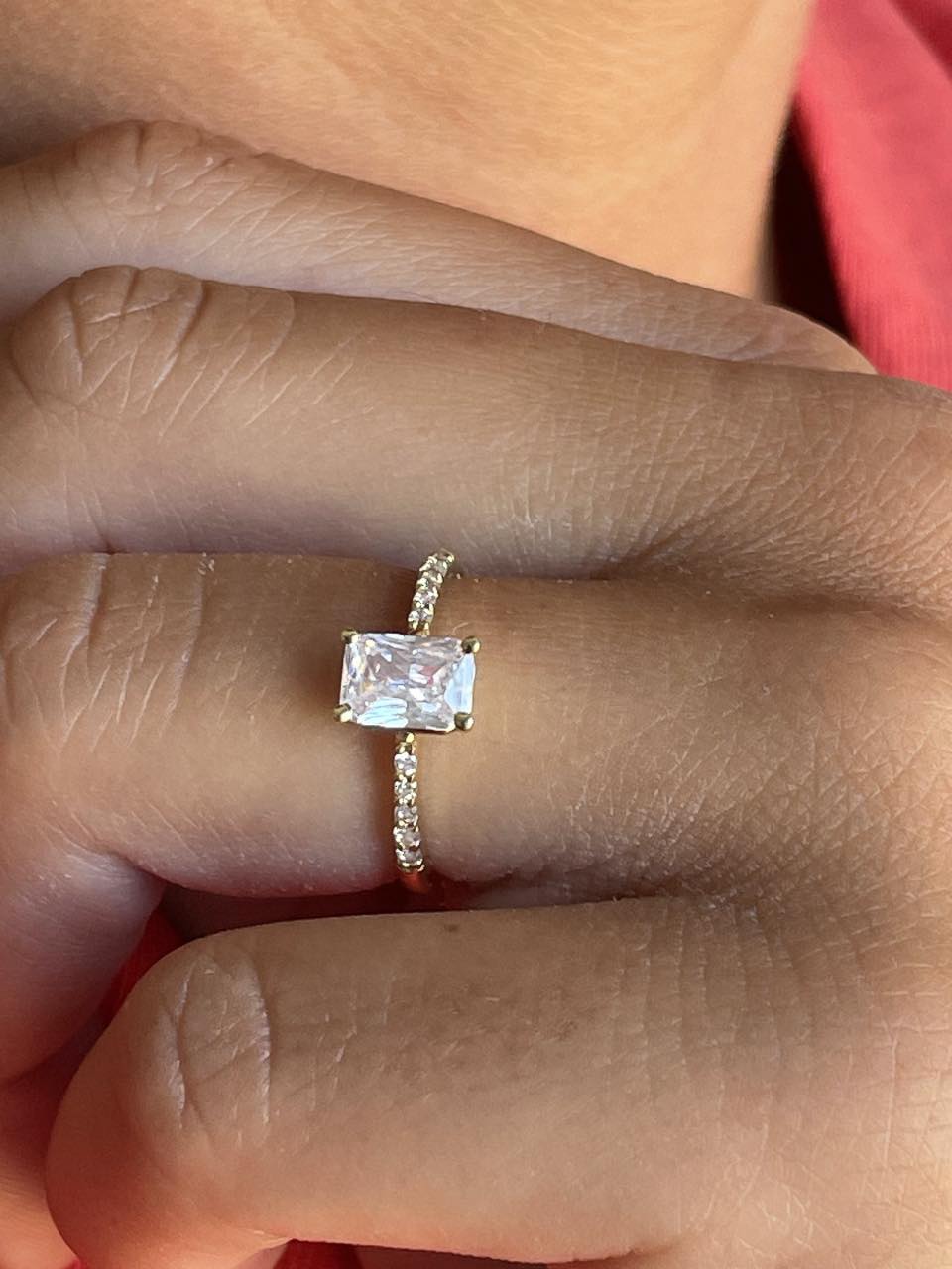 Anillo MONSANTO oro amarillo 18 ktes centro circonita