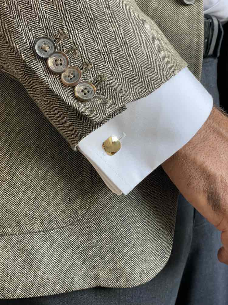 PINTO cufflink in 18-karat yellow gold, square shape