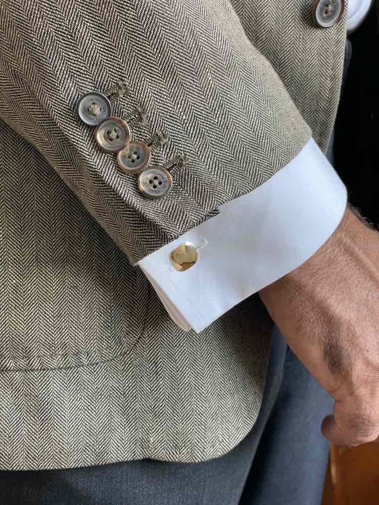 PINTO cufflink in 18-karat yellow gold, square shape