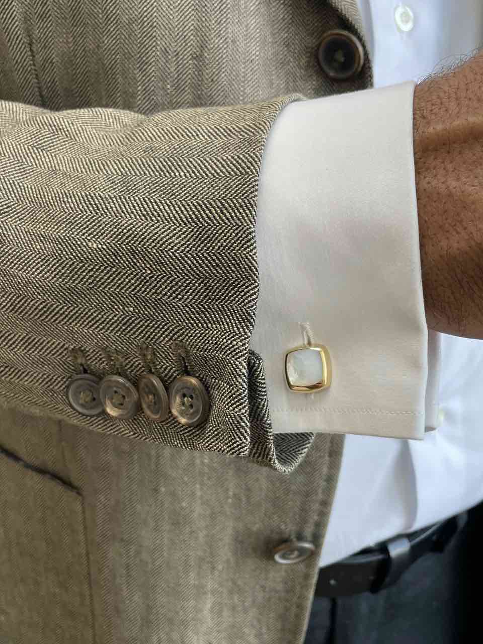 YUCON cufflinks in mother-of-pearl and 18k yellow gold