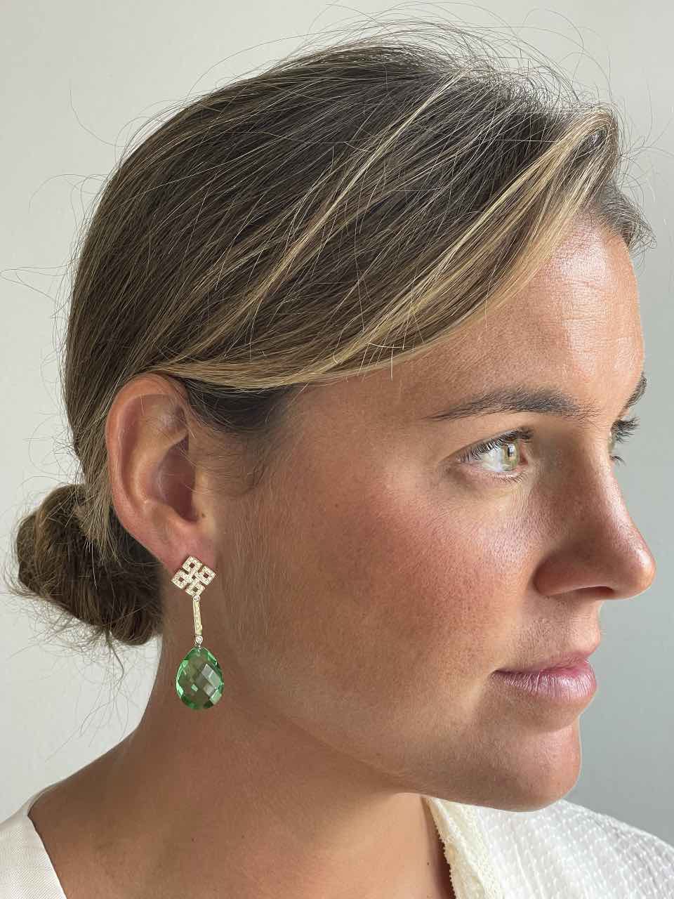 MAGNO detachable earrings in 18k yellow gold and diamonds