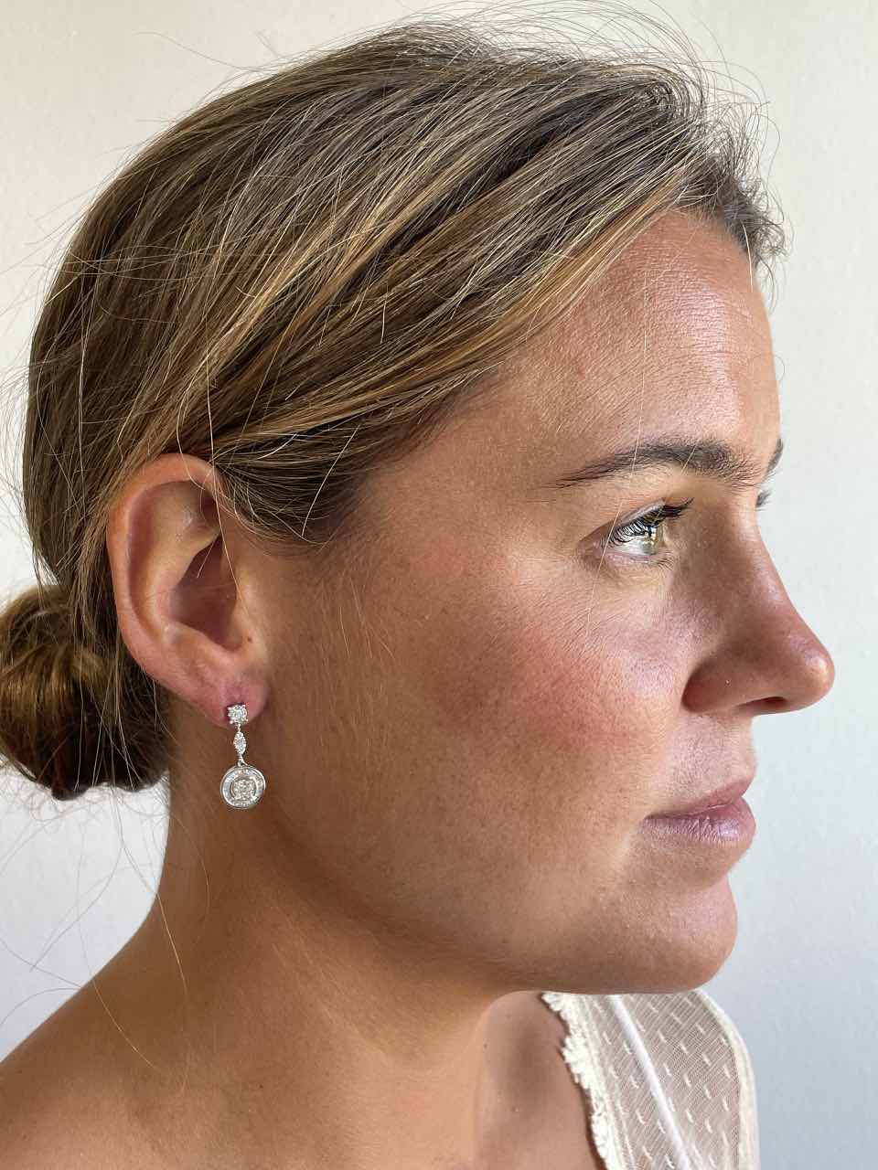 Long COLOSSAL earrings with diamonds in white or yellow gold