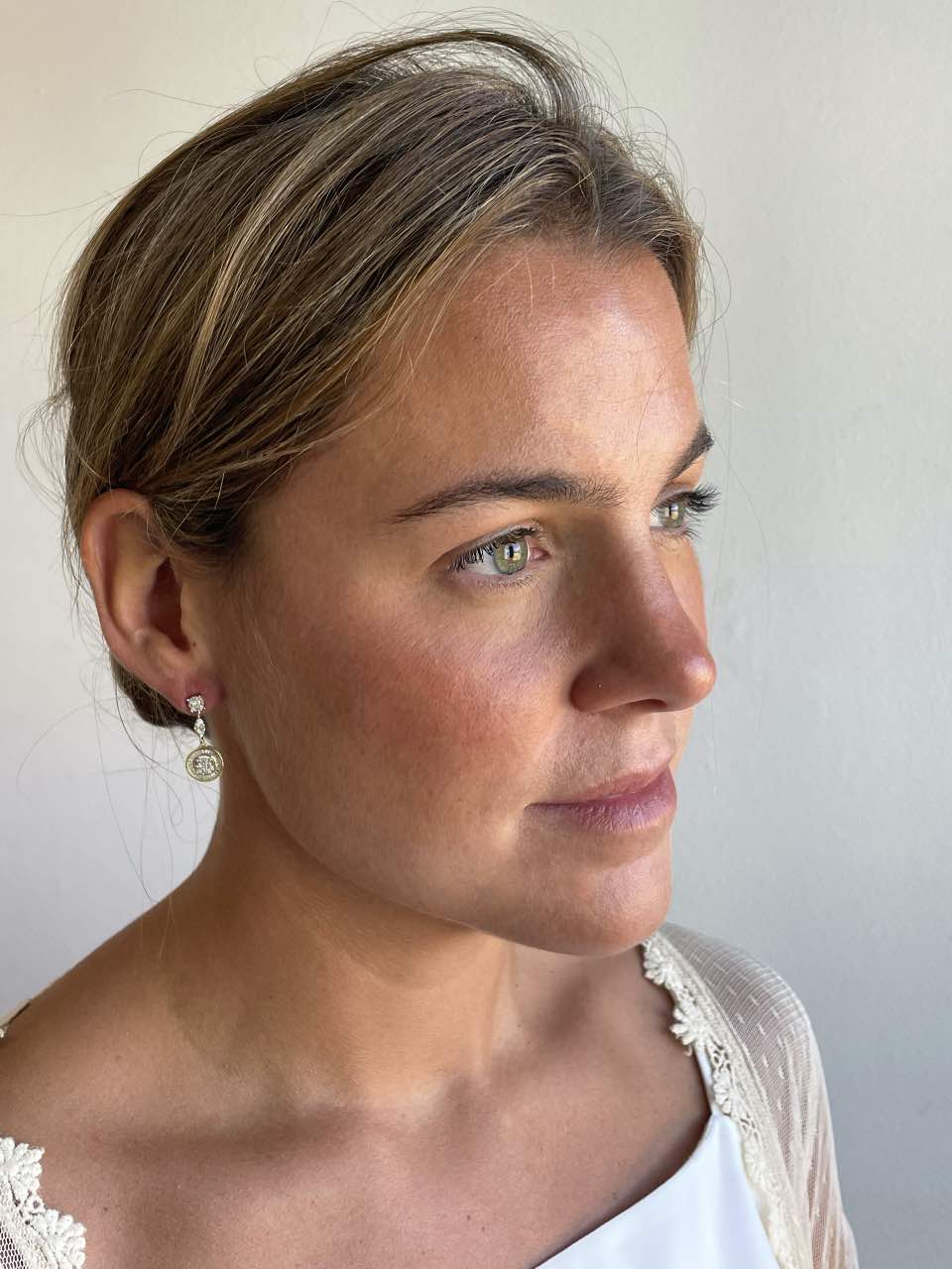 Long COLOSSAL earrings with diamonds in white or yellow gold