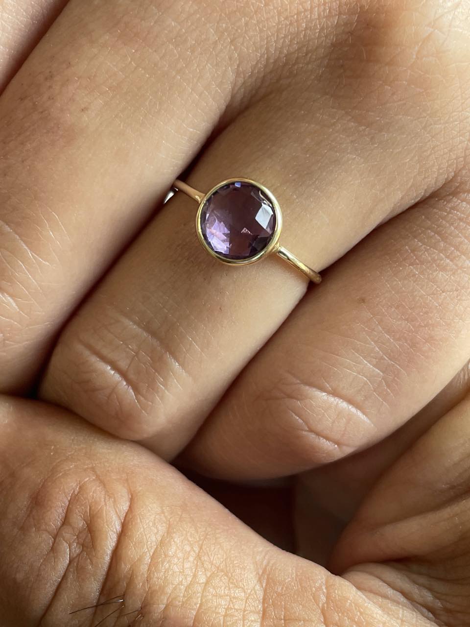 CENTURIO amethyst ring in 18-karat yellow gold