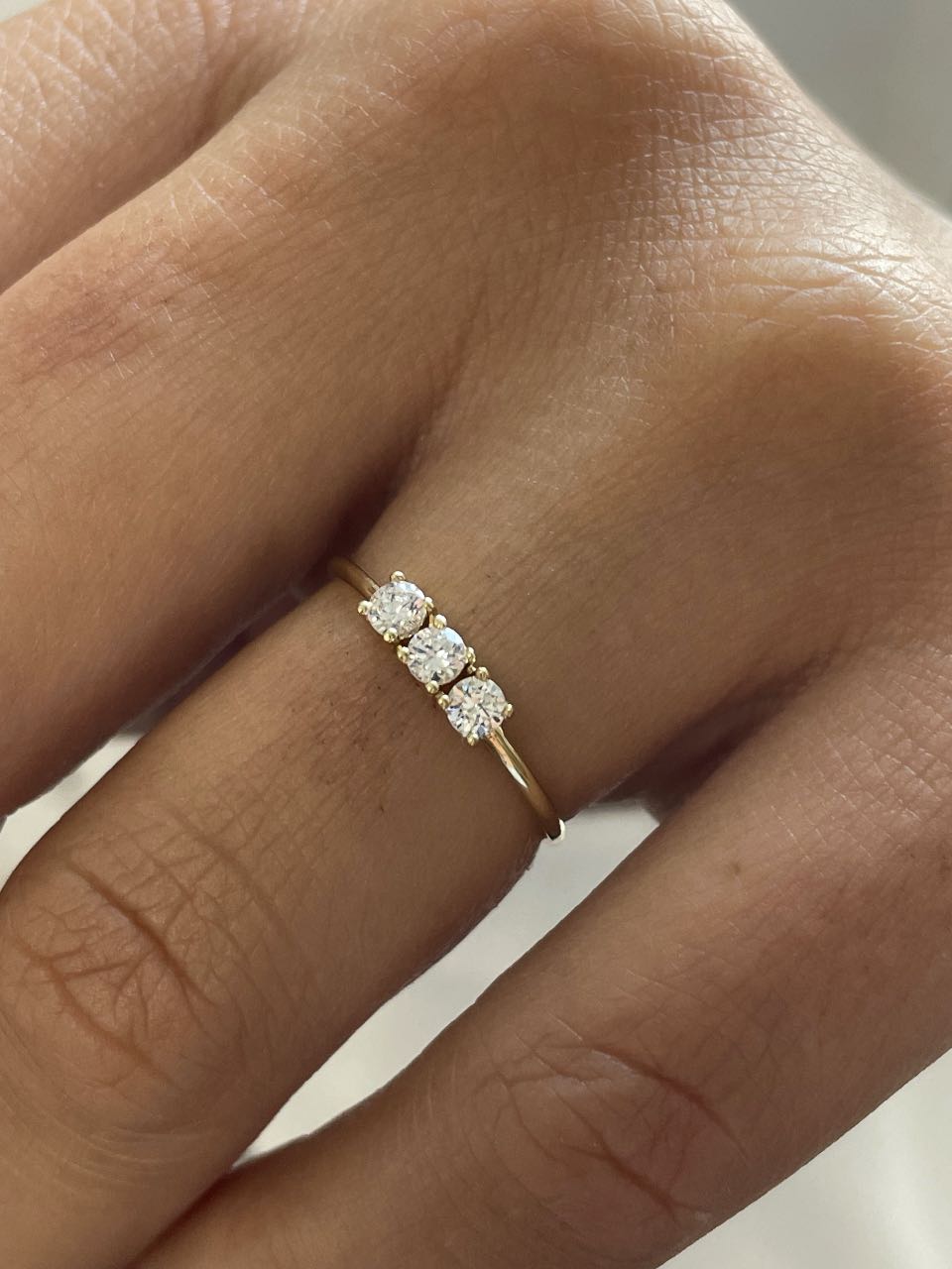Anillo tresillo TEMPLARIO en oro blanco 18 kts con circonitas