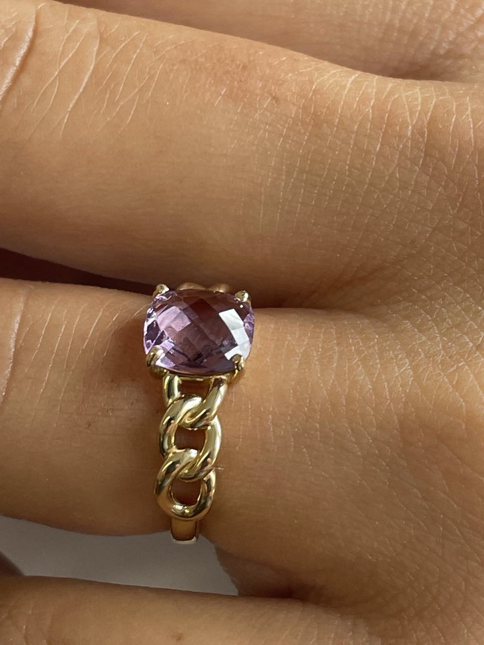 Heather ring with amethyst or blue topaz in 18-karat yellow gold