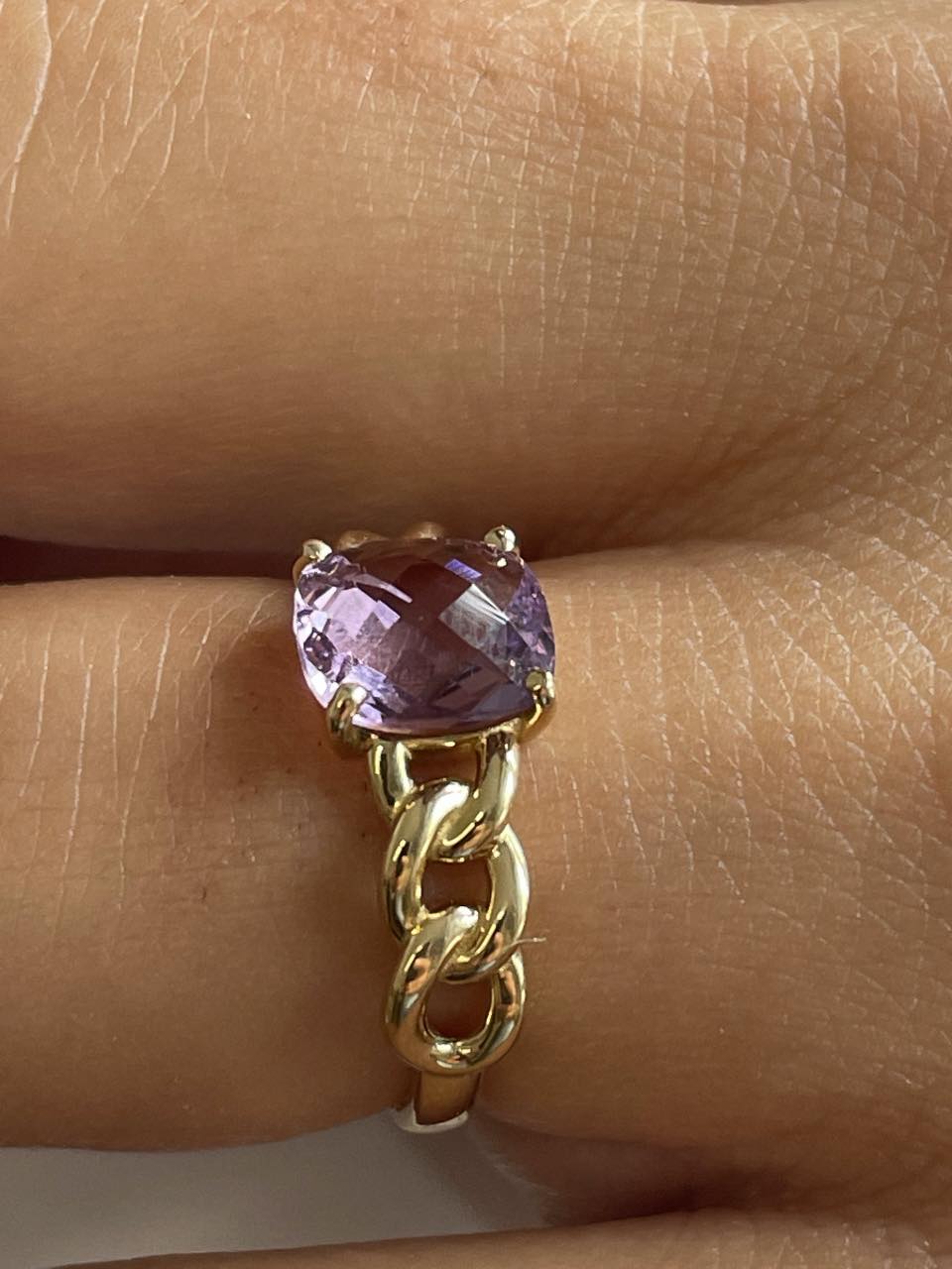 Heather ring with amethyst or blue topaz in 18-karat yellow gold