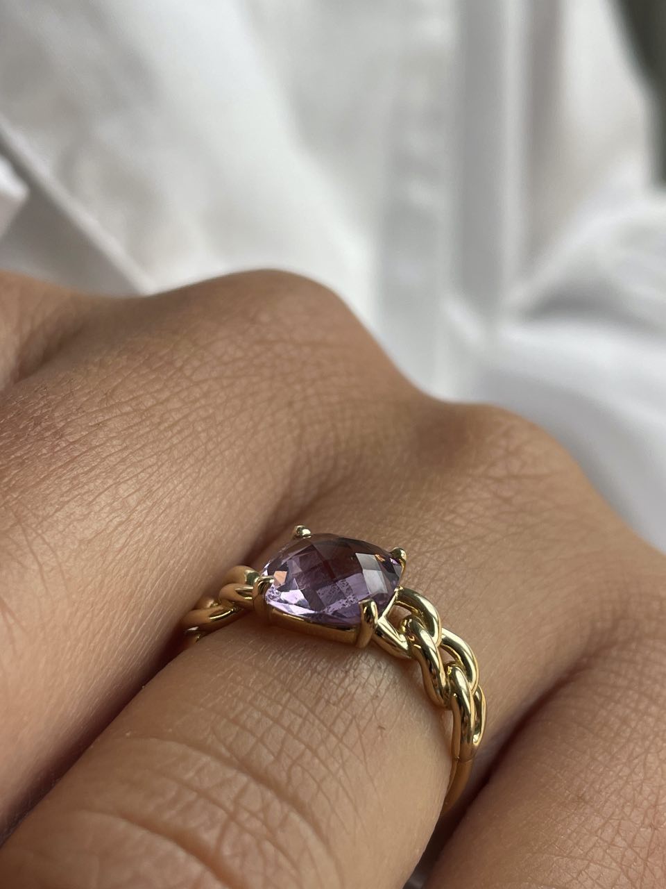 Heather ring with amethyst or blue topaz in 18-karat yellow gold