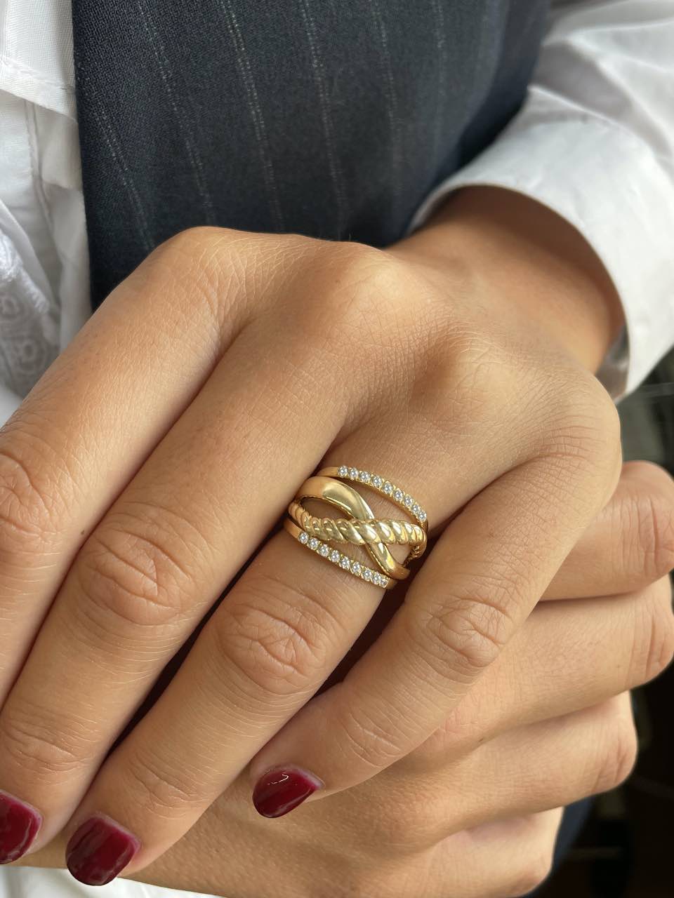 JABATO crossed wedding band ring in 18k yellow gold