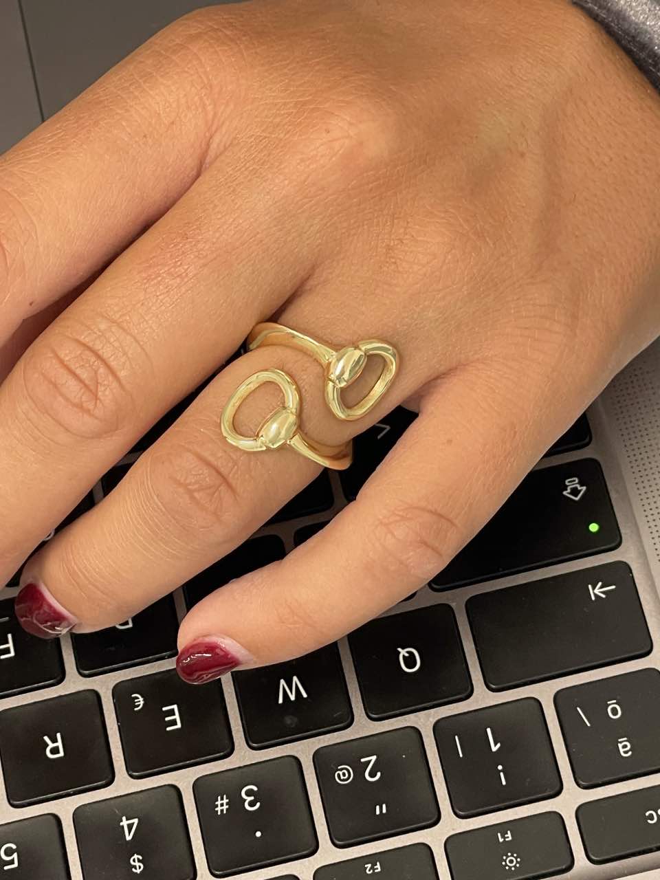 Sunflower ring, you and me, fillet bite in 18-karat yellow gold