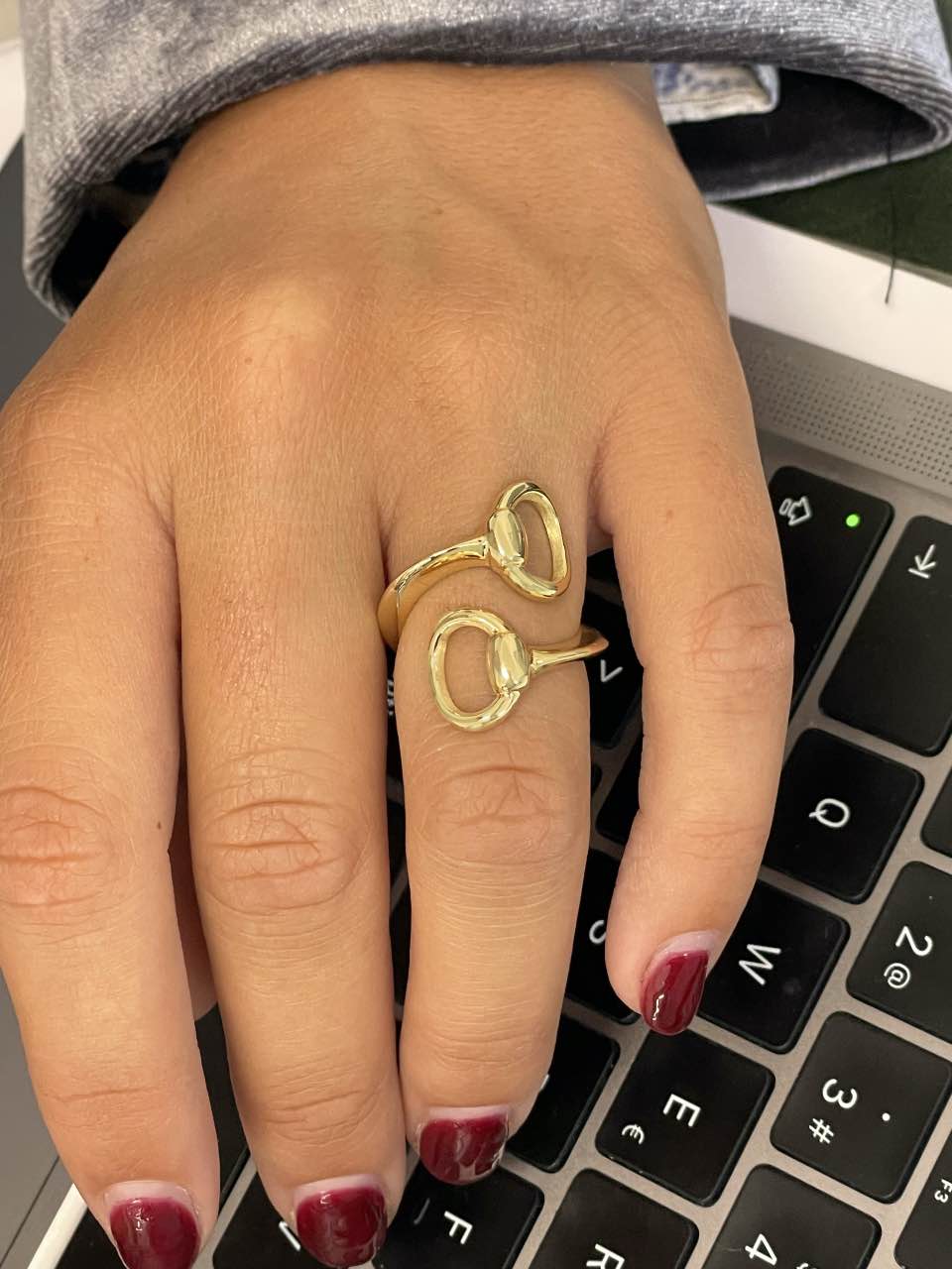 Sunflower ring, you and me, fillet bite in 18-karat yellow gold