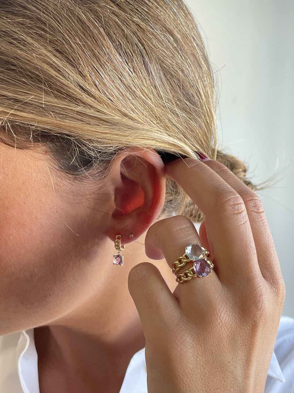 Pendientes GARDENIA en oro amarillo barbados con amatista