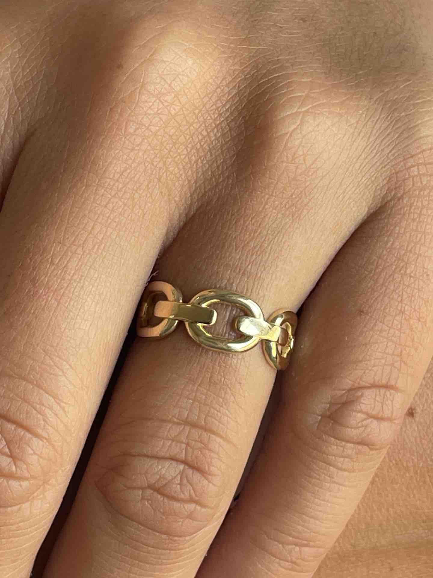 ORCHID ring with classic links in 18-karat yellow gold