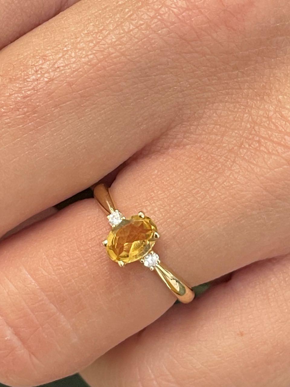 Anillo GASTON oro amarillo de 18 kilates con circonitas y piedra semipreciosa