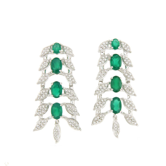 CASCABEL earring in 18k white gold with diamonds and green onyx