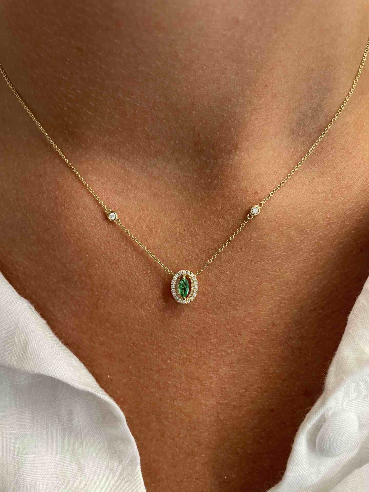 RENNES choker with 18k yellow gold emerald and diamond pendant