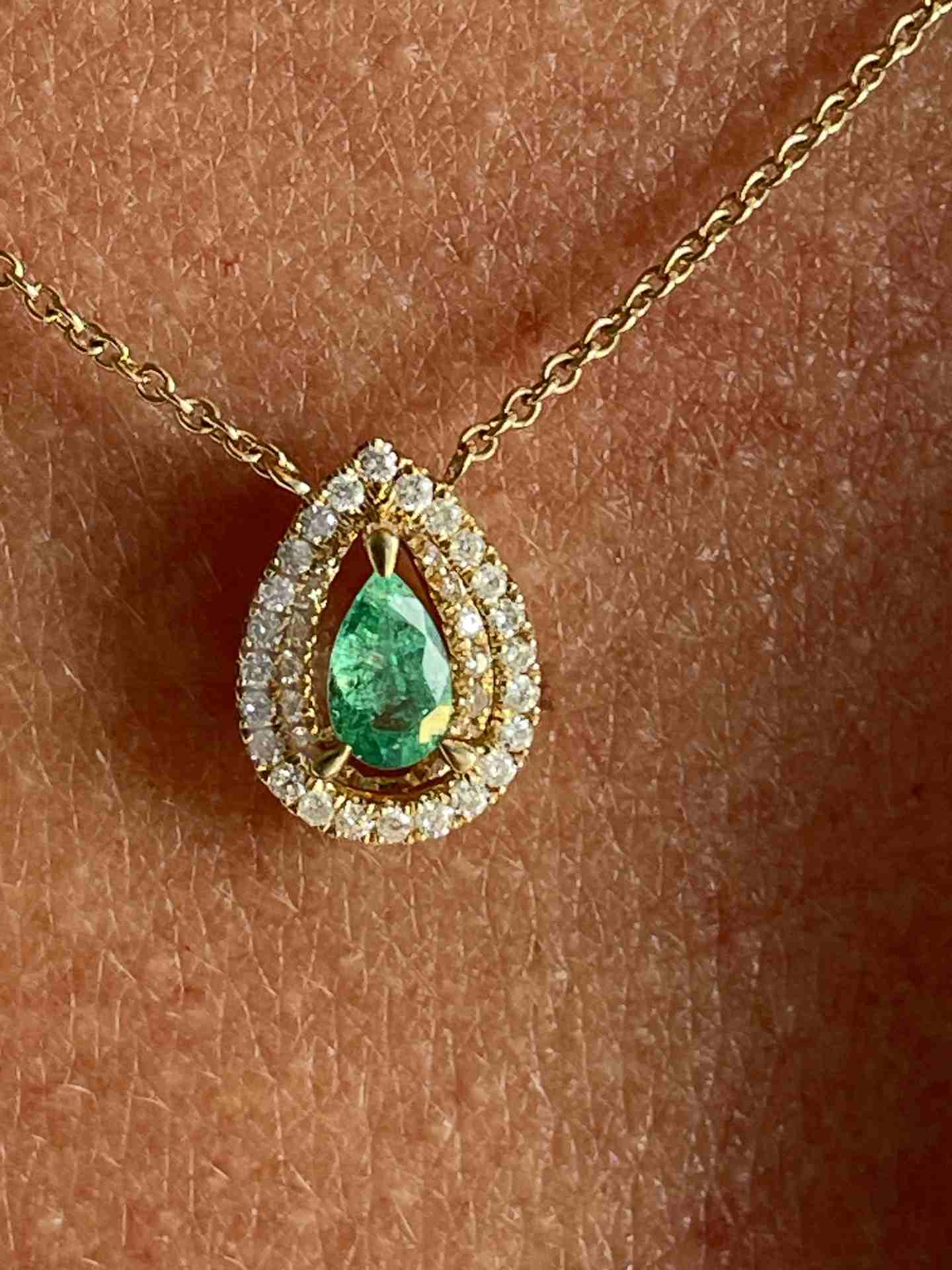 RENNES choker with 18k yellow gold emerald and diamond pendant