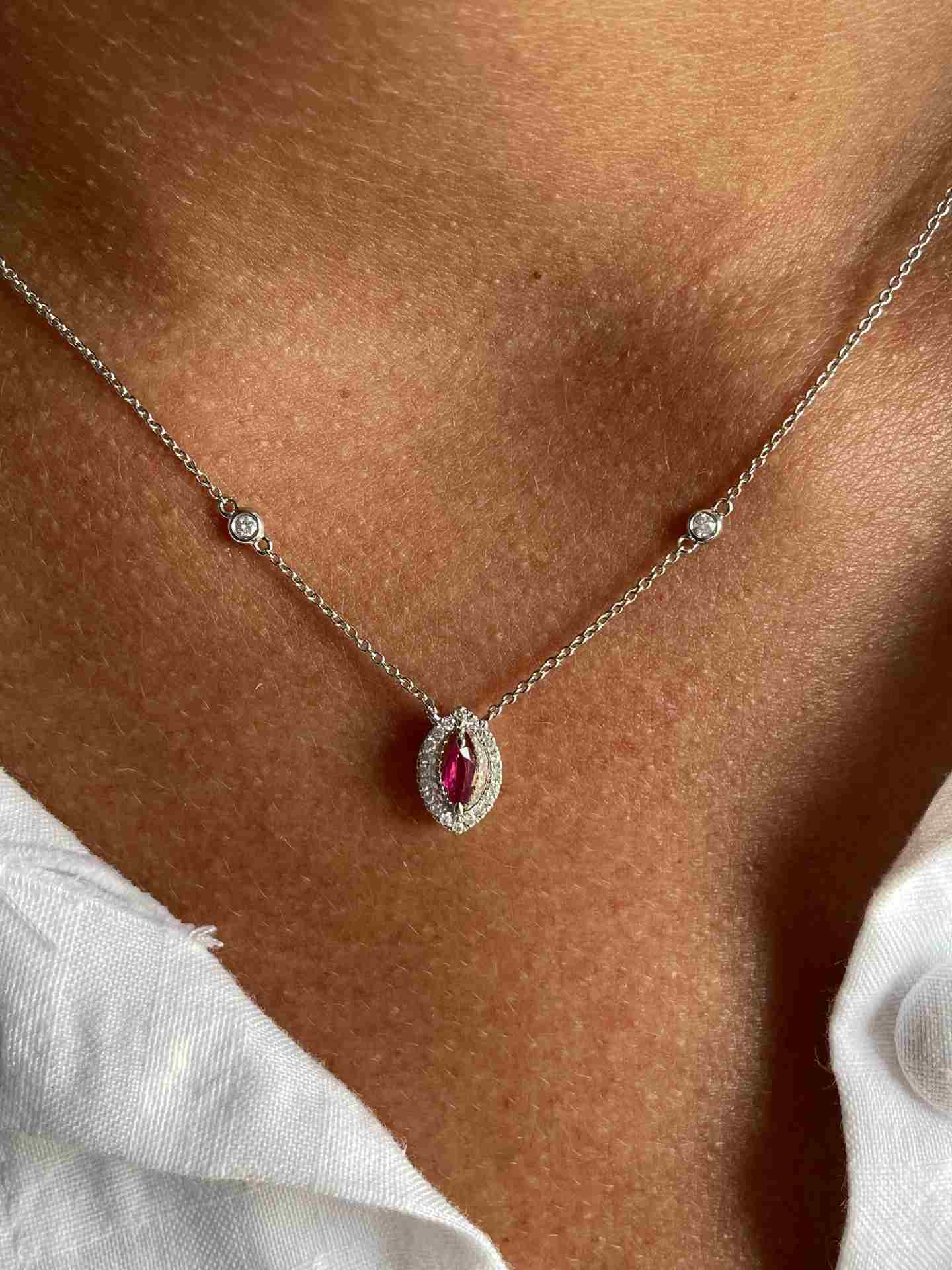 GRENOBLE choker with 18k white gold pendant, diamonds and stone