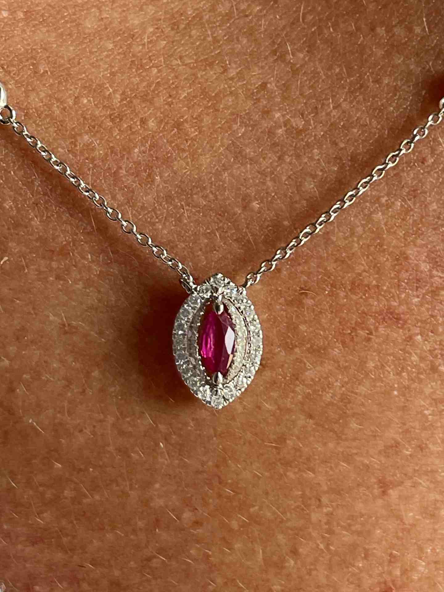 GRENOBLE choker with 18k white gold pendant, diamonds and stone