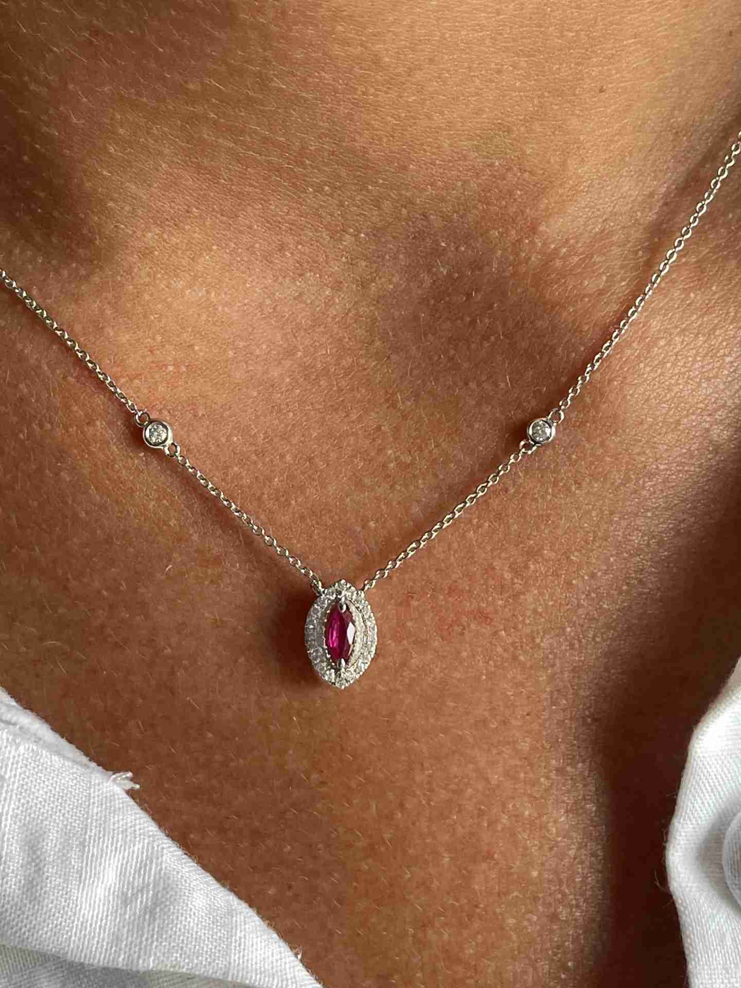 GRENOBLE choker with 18k white gold pendant, diamonds and stone