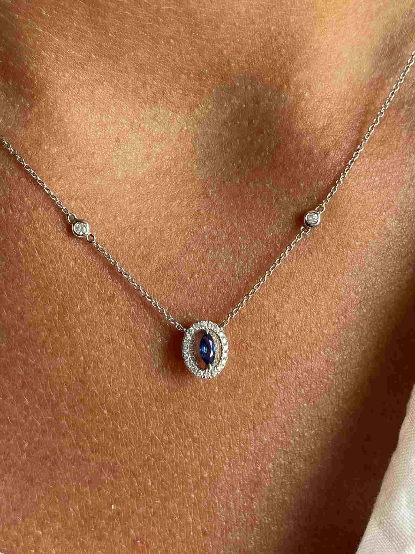 GRENOBLE choker with 18k white gold pendant, diamonds and stone