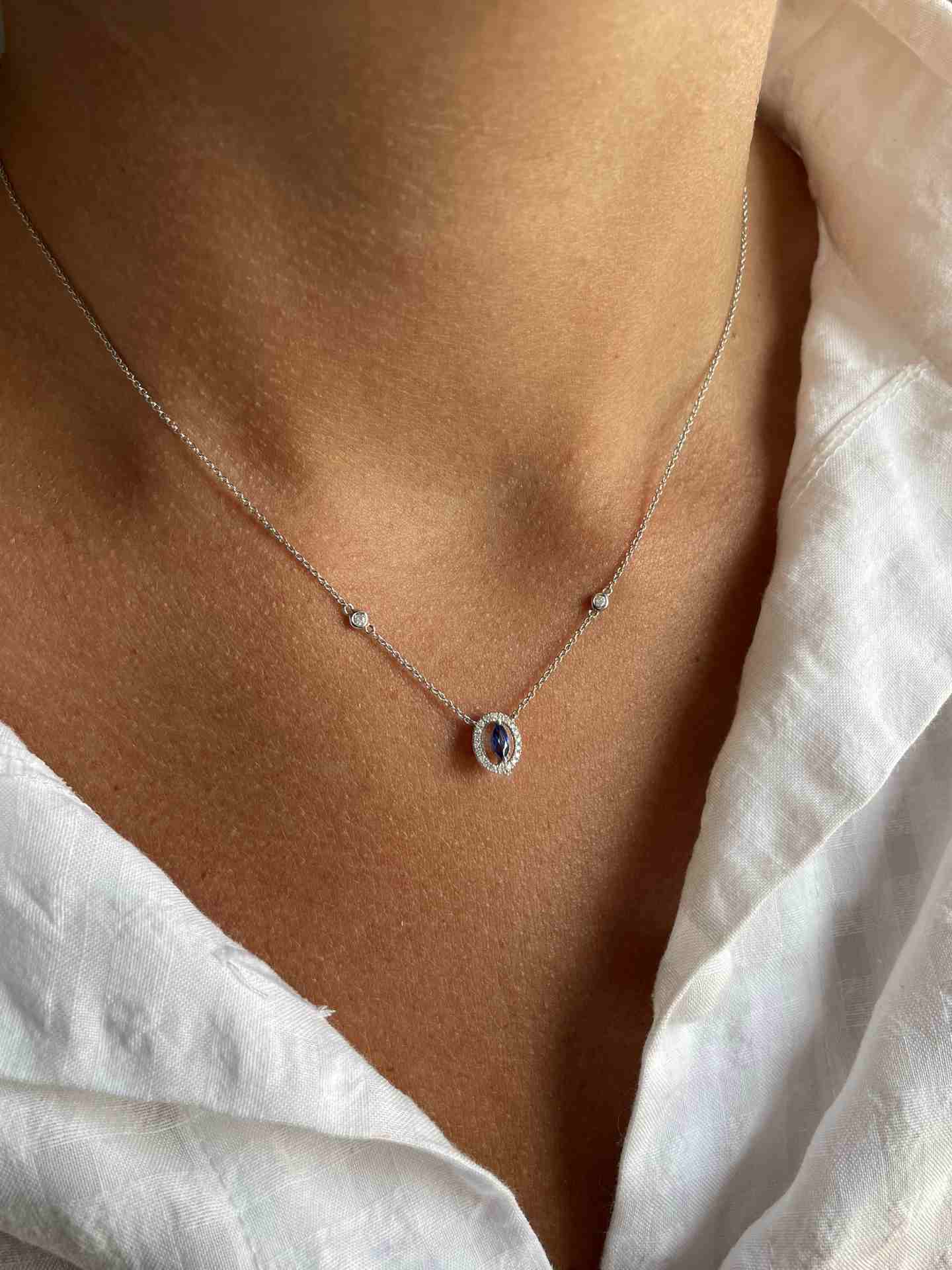 GRENOBLE choker with 18k white gold pendant, diamonds and stone