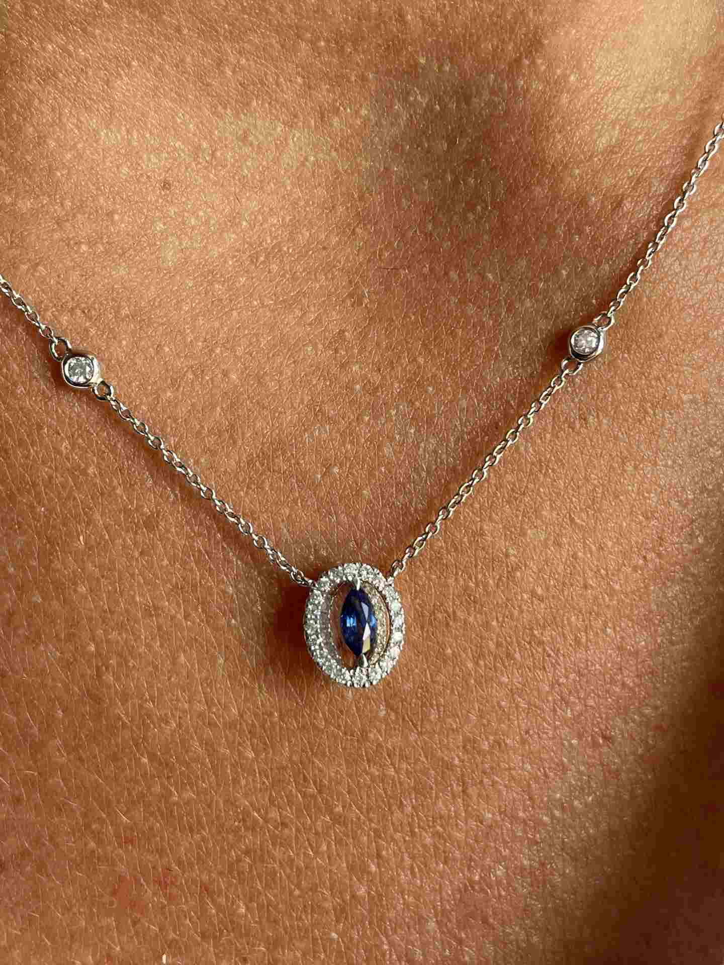 GRENOBLE choker with 18k white gold pendant, diamonds and stone