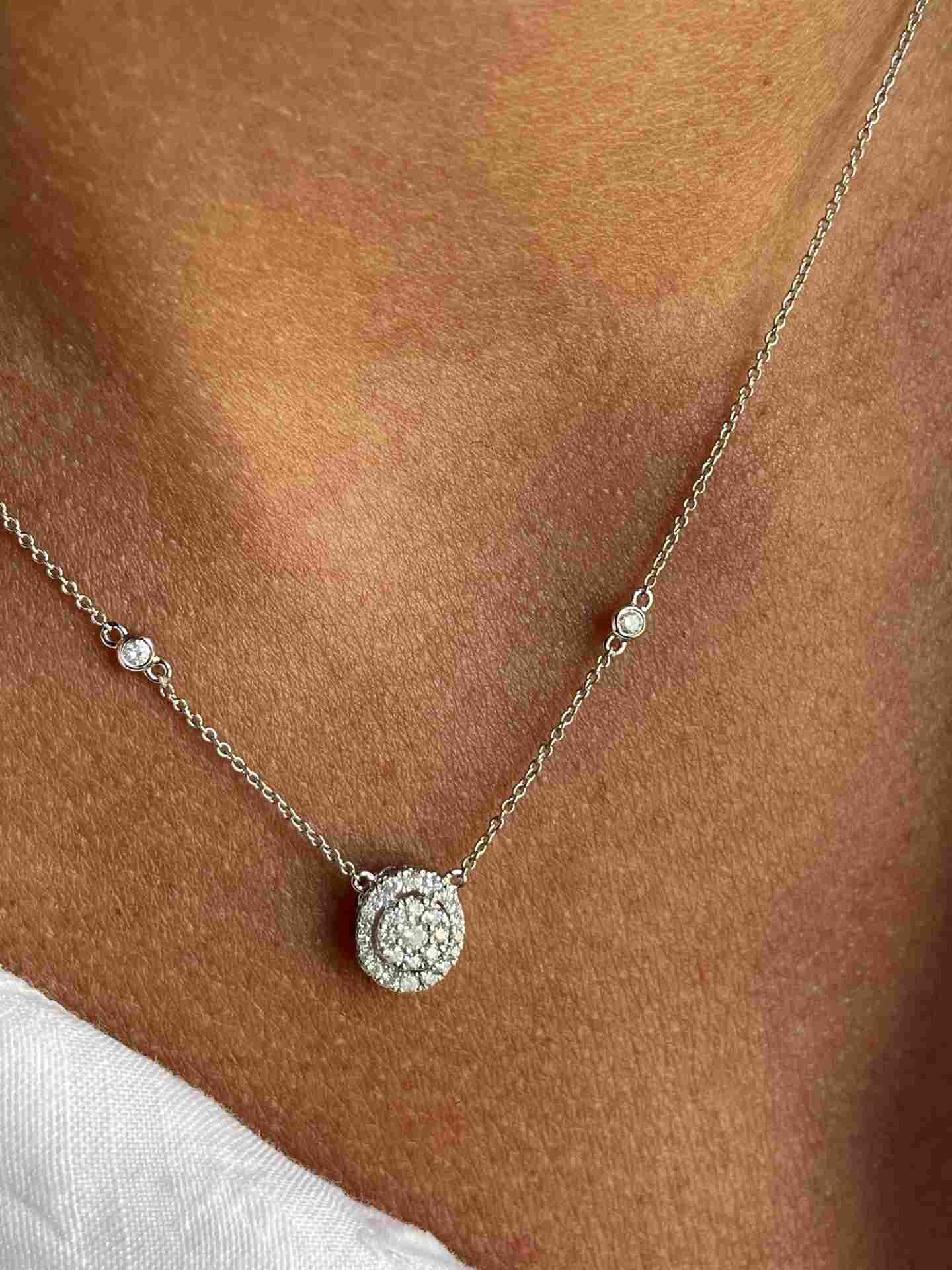 Rayito choker with 18k white gold pendant and diamonds