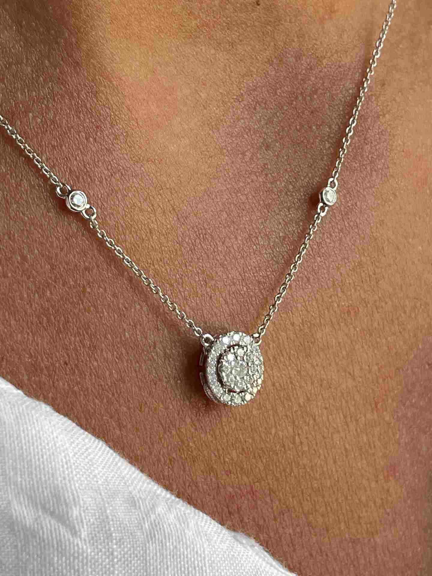 Rayito choker with 18k white gold pendant and diamonds