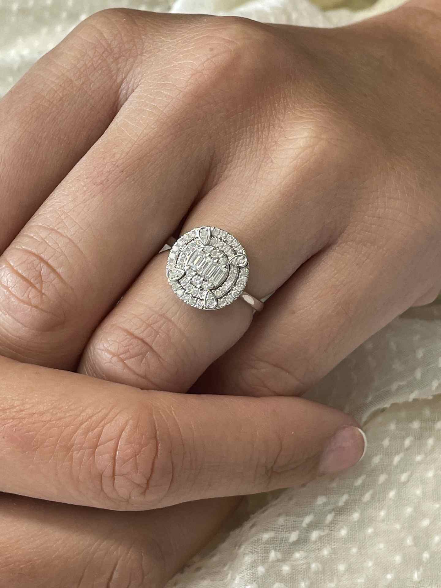 TOMASA ring with round center baguettes and diamonds in white gold